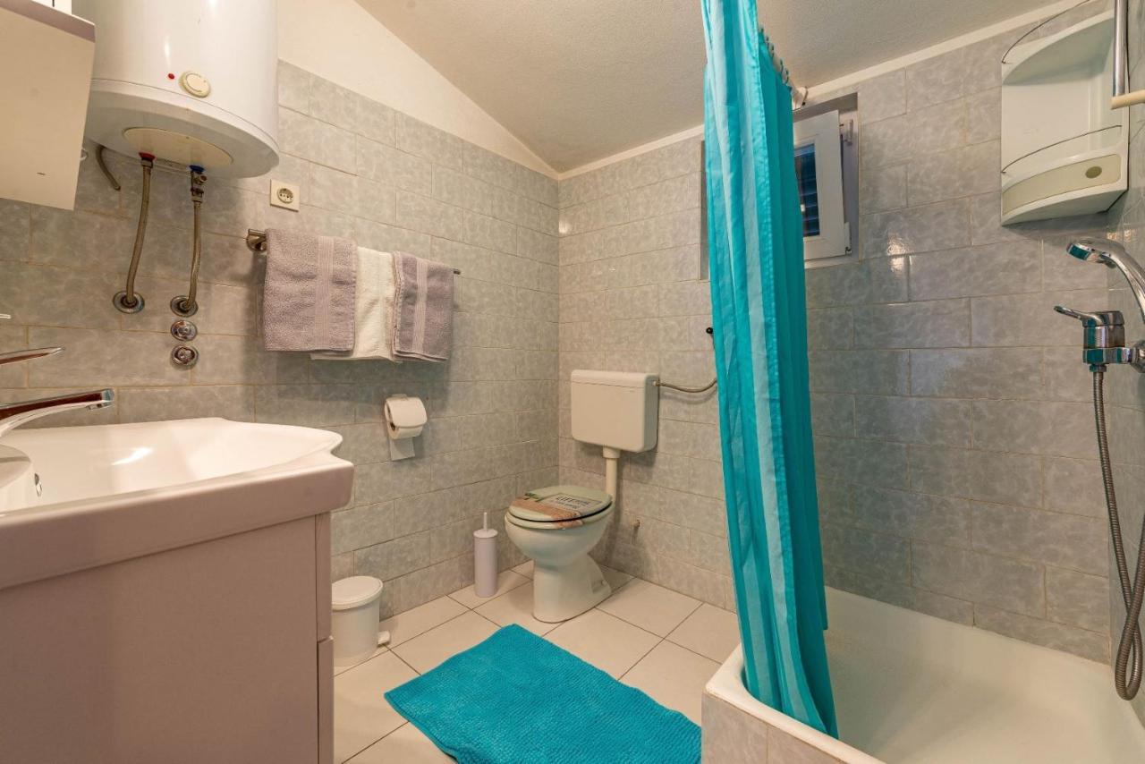 Family Friendly Seaside Apartments Kozino, Zadar - 5749 돈제페트레케인 외부 사진