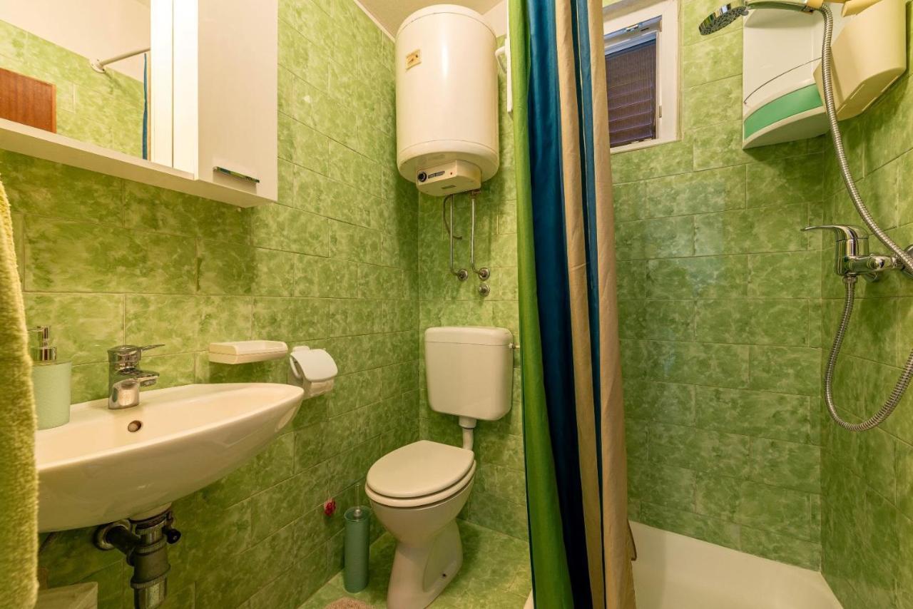Family Friendly Seaside Apartments Kozino, Zadar - 5749 돈제페트레케인 외부 사진